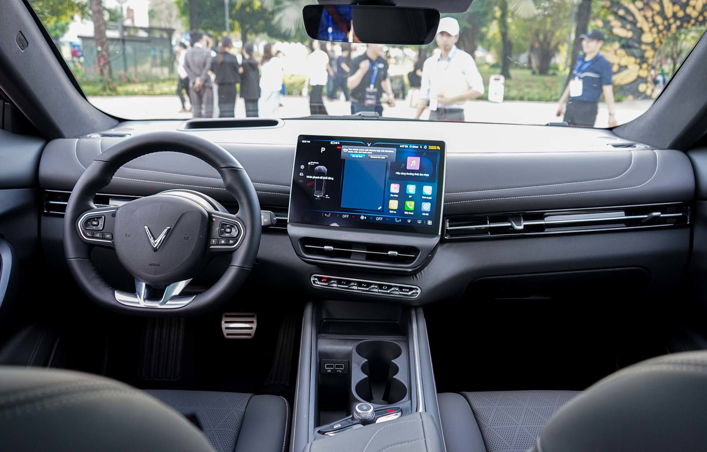 VinFast VF7