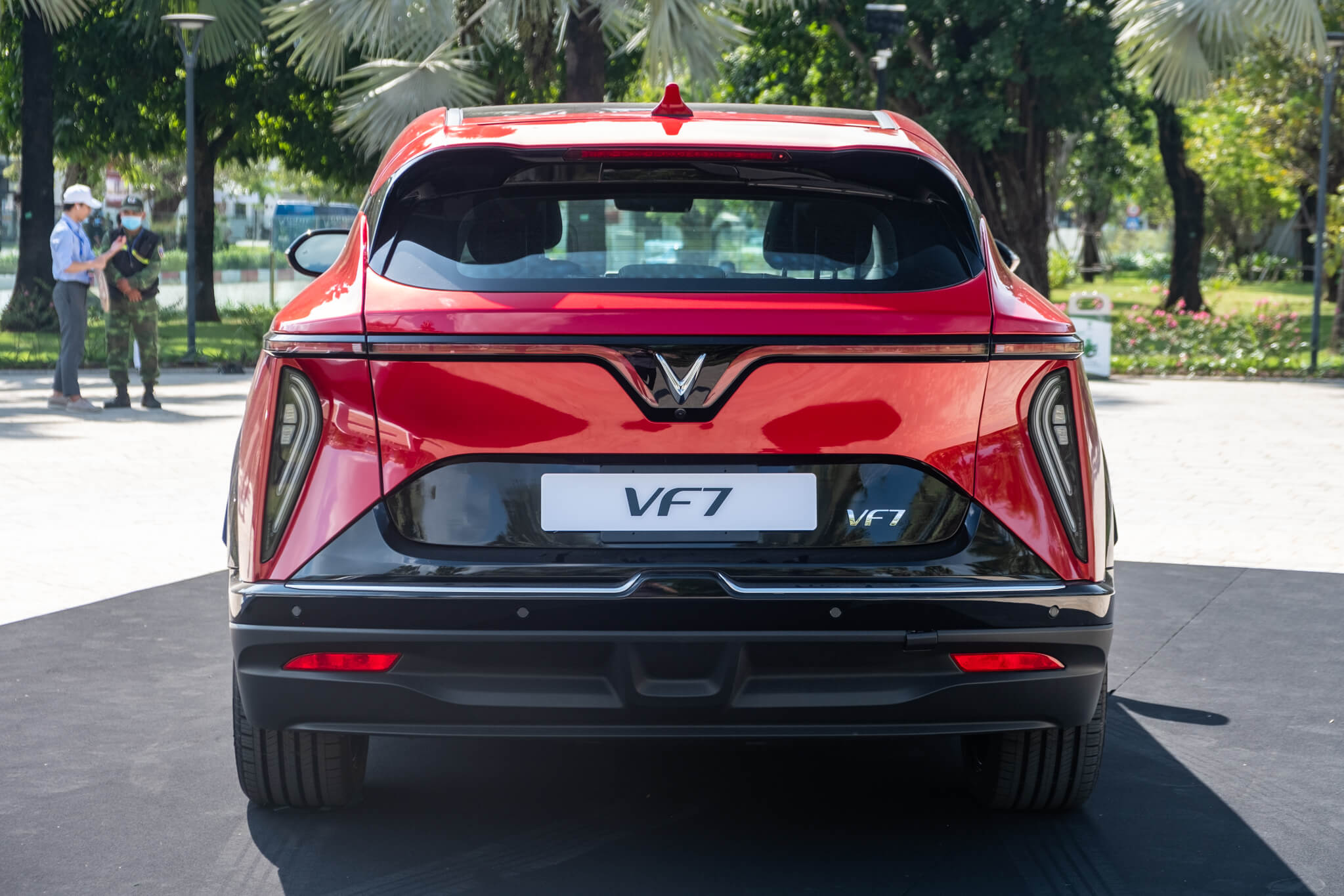 VinFast VF7